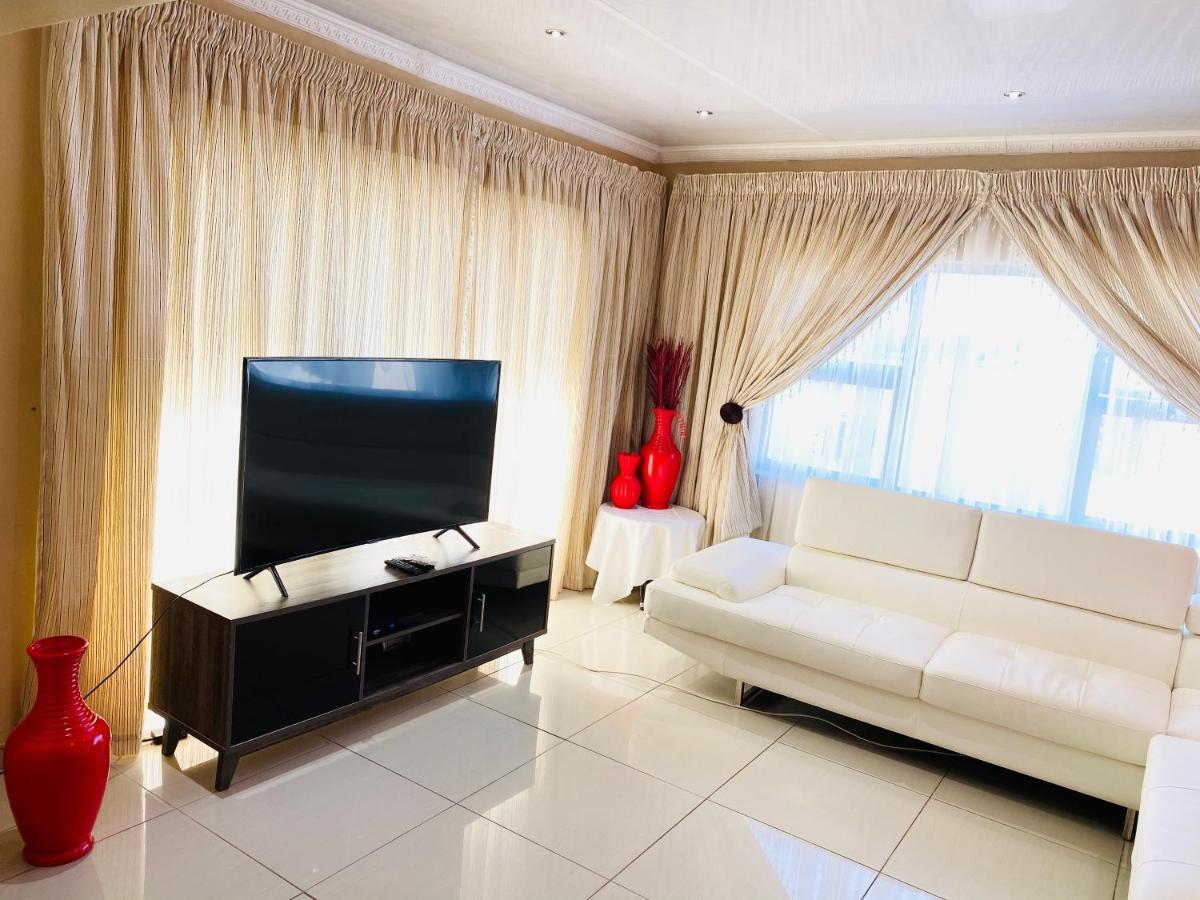 River Valley Guest House Butterworth Buitenkant foto