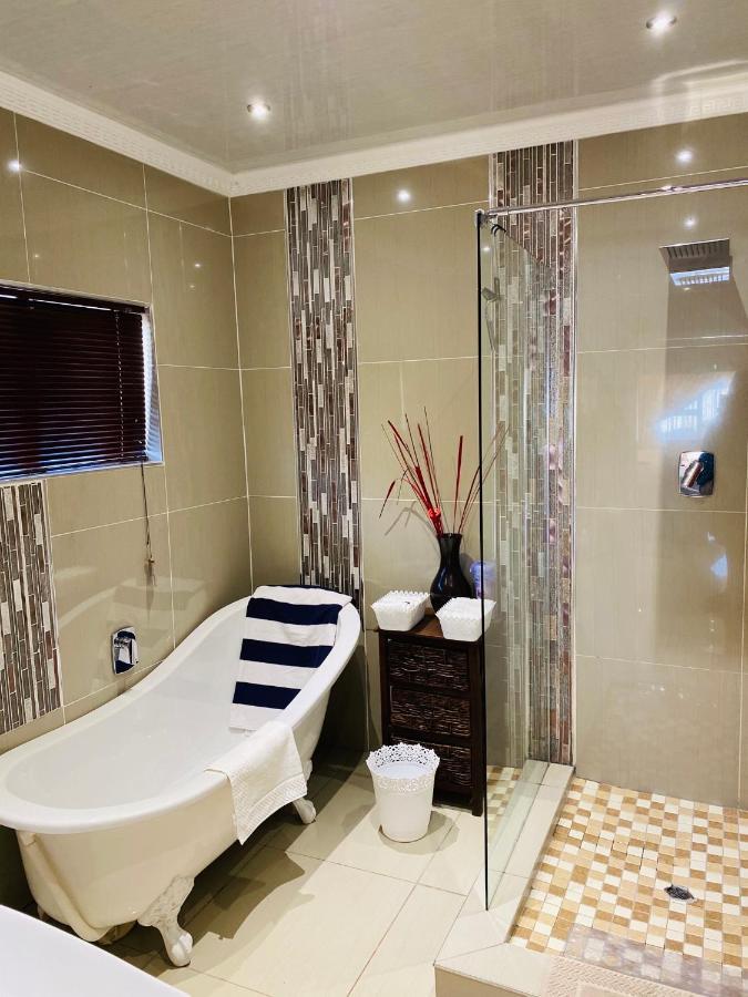 River Valley Guest House Butterworth Buitenkant foto