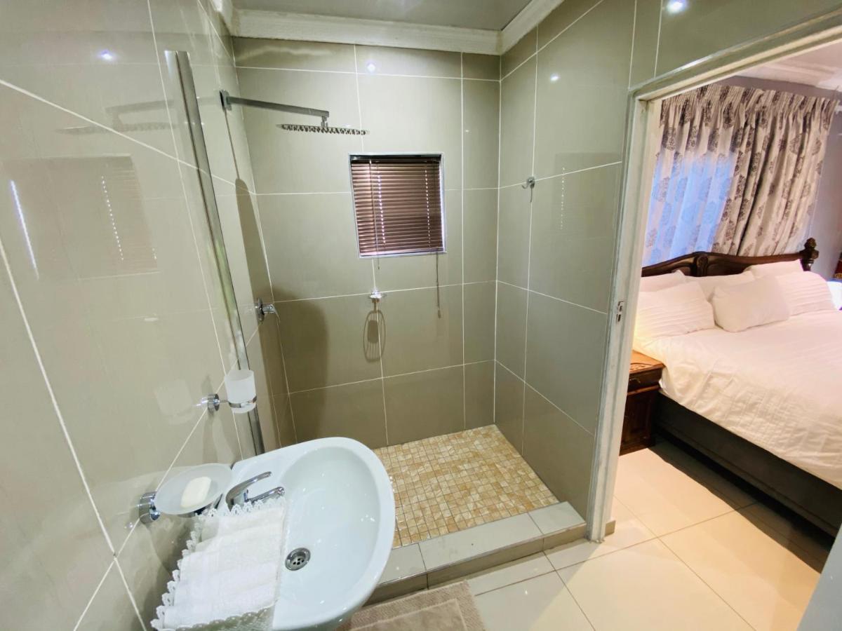 River Valley Guest House Butterworth Buitenkant foto